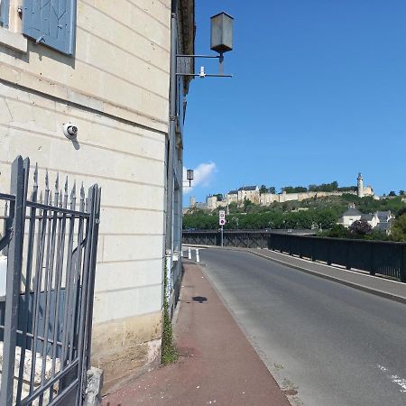 Agreable Maison De Ville Au Coeur De Шинон Екстер'єр фото
